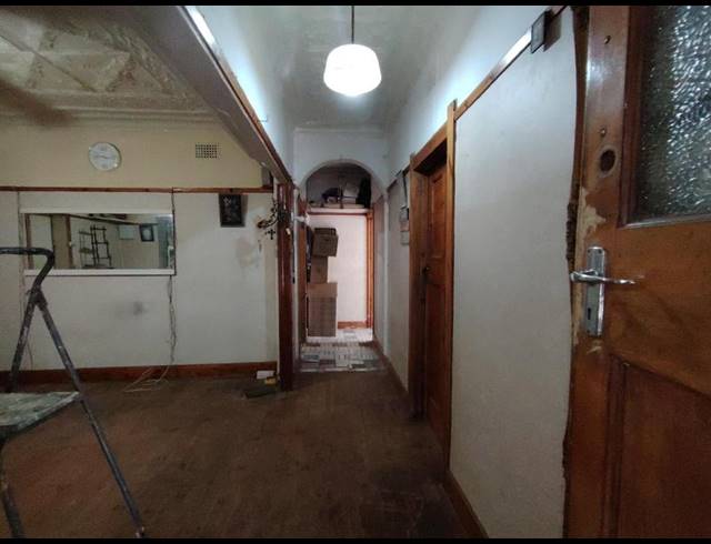 2 BEDROOM HOUSE FOR SALE IN BEZUIDENHOUT VALLEY